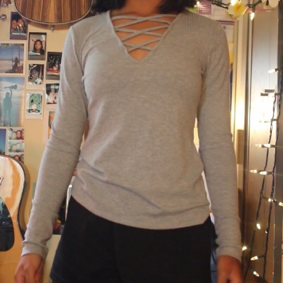 Mossimo Gray V Neck Long Sleeve - Picture 1 of 5